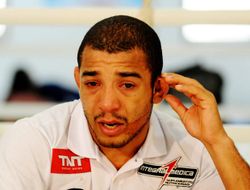 фото - UFC 176 отменён, Мендес и Суонсон/Эдгар могут разыграть «временный» титул