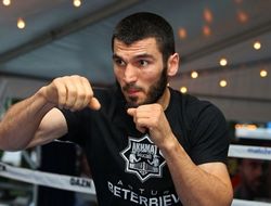 фото - Бой Артура Бетербиева и Адама Дайнеса получил новую дату: официально