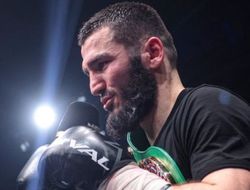 фото - Артур Бетербиев ответил на вопрос о возможном бое с Канело Альваресом