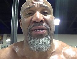 фото - Бриггс провалил допинг-тест, бой с Окендо под угрозой срыва — СМИ