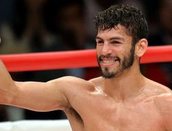 фото - Линарес побил Кроллу и вновь обзавёлся титулом