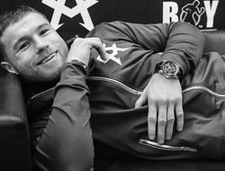 фото - Есть контракт: Сауль Альварес подписался на бой