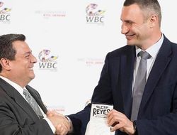 фото - Президент WBC доволен визитом в Украину: Много где был, но Киев — нечто особенное