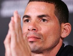 фото - Ричард Абрил победил лихорадку и подписал контракт с Дибеллой