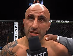 фото - «Это больно». Слова Волкановски после реванша с Махачевым