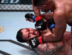 Алистар Оверим удосрочил Аугусто Сакаи в главном событии UFC Fight Night 176