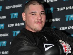 фото - Проспект Энди Руис побил ветерана Рэя Остина