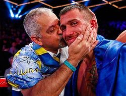 фото - Расс Анбер рассказал о поединке Ломаченко–Педраса и рассечении у Василия