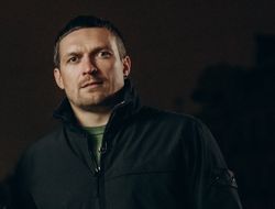 фото - Усик оголился, сделал селфи и зовёт Фьюри: «Где же ты, Мамон?»