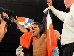 фото - Пайано отстоял титул, спорно победив Уоррена