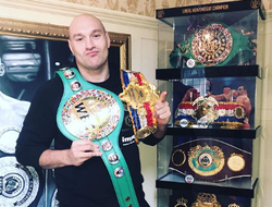 фото - Сенченко избил мешок, Фьюри со стеной регалий, Кличко в футболке со своим мемом — соцсети 