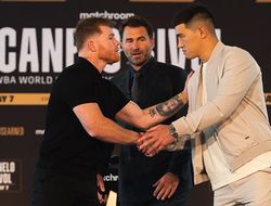 фото - Канело побьёт Бивола. Так считает победитель в номинации «нокаут года»