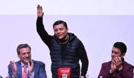 Пояс Стивенсона разыграют в реванше, Барриос превращается в Пакьяо