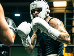 фото - «Дровосек» Уолтерс: «Камбосос может побить Ломаченко»