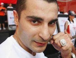 фото - Вахтанг Дарчинян: «Ничего менять не буду. Задумка – нокаутировать Уолтерса»