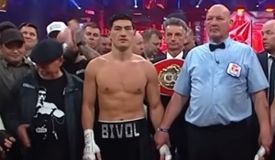 Бивол – Смит официально, в WBA перенесли обязательную защиту