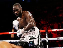 фото - Кроуфорд: «Сперва Спенс, затем выбью всё дер*мо из Чарло»