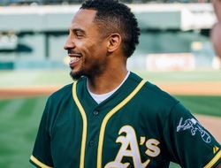 фото - Уорд сравнил себя и Ковалёва с Альваресом и Головкиным