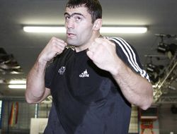 фото - Рахим Чахкиев ищет нового соперника на 30 мая