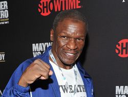 фото - Мэйуэзер-отец назвал Амира Хана нетрадиционно ориентированным