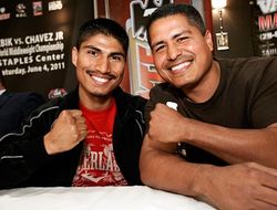 фото - На словах Ломаченко может и Головкина вызвать — тренер 