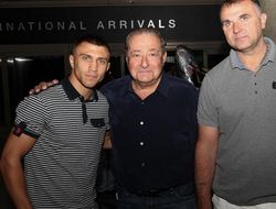 фото - Василий Ломаченко выступит в андеркарте у Мэйуэзера и Пакьяо?