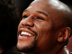 фото - Мэйуэзер: Канело нокаутирует Головкина