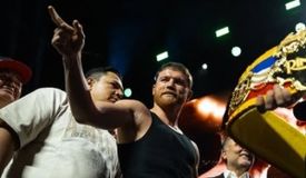 Канело проиграл Кроуфорду. Сауль выступил с заявлением