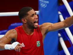 фото - Бокс на Олимпийских играх 2020. Украинец Александр Хижняк проиграл нокаутом в финале турнира