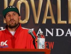 фото - Сергей Ковалёв ушёл с пресс-конференции, не став общаться с прессой