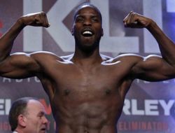 фото - Околи отобрал чемпионский титул у Энгабу