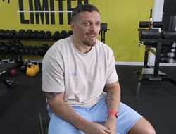 фото - «Они просто больные». Усик о Путине и российских оккупантах