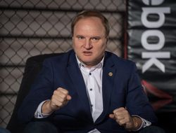 фото - «Усик и Гассиев стали ближе друг у другу». Хрюнов — о том, к чему всё идёт