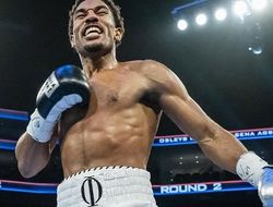 фото - Иглесиас разыграет «пояс Кроуфорда» с боксёром из РФ