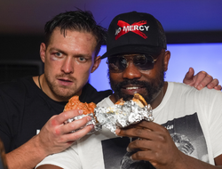 фото - Как Усик и Чисора в баню ходили: рассказывает Дерек