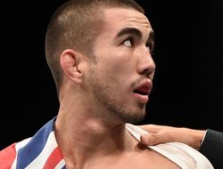 фото - UFC покидают пять бойцов: список