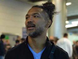 фото - Экс-чемпион UFC возобновил карьеру — есть дата и небитый соперник