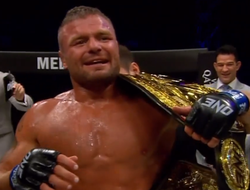 фото - Малыхин вызвал Нганну: «Ты мой шоколадный блинчик!»