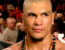 фото - Даниэль Понсе Де Леон вырубил Антонио Эскаланте