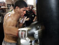 фото - Хуан Мануэль Лопес хочет привлечь в команду Алекса Аризу