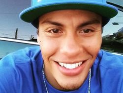 фото - Карлсон обещает свергнуть Яманаку и, прихватив пояс чемпиона, улететь домой