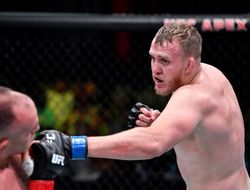 фото - Сергей Спивак победил Алексея Олейника на UFC on UFC 25: видео