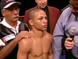 фото - Статуя в музее – в знак уважения земляков