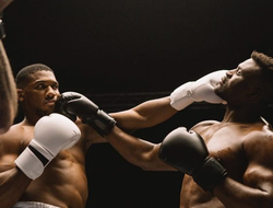 фото - Если Джошуа проиграет Нганну? Хирну пришлось отвечать на неприятный вопрос