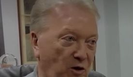 Усику придётся отдать титул WBC — промоутер