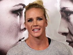 фото - UFC в Сингапуре: Холли Холм предлагают бой против дебютантки промоушена