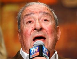 фото - Боб Арум назвал три варианта для Василия Ломаченко