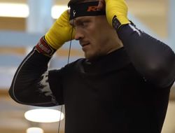 фото - Открытая тренировка Усика и Бриедиса в Риге: видео