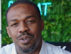 фото - Усик может провести бой с легендой ММА — в команде открыты