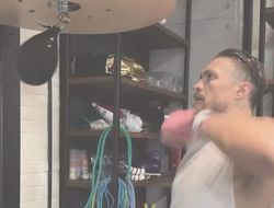 фото - Усик показал причёску и в какой форме находится: видео с каплей